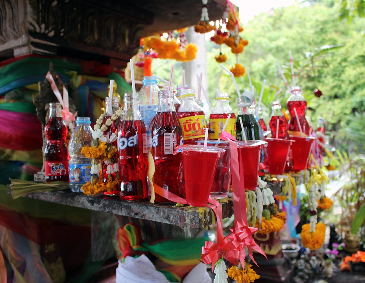 02fd9b61-6f2b-4026-b797-0340e926f81415a65ea2b935566674_Spirit-offerings-red-drinks_IMG_5981.jpg
