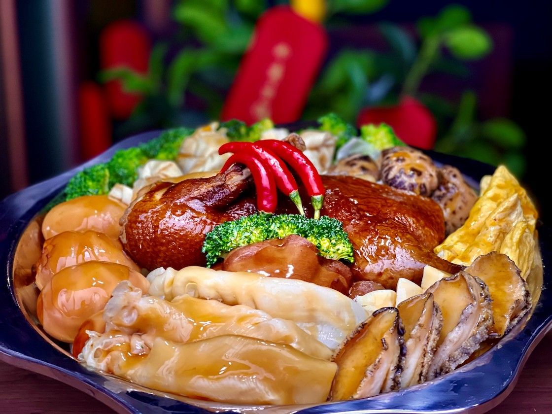9aac0aaaea414696ac8ffcc685705421_ye-shanghai-tsim-sha-tsui-hong-kong-michelin-guide-lunar-new-year-+Auspicious+Poon+Cho.jpg