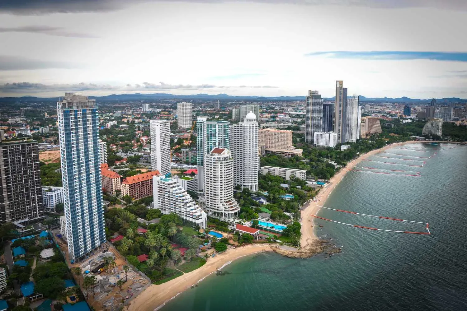 A-Pattaya-Beach-adb-Piti.webp