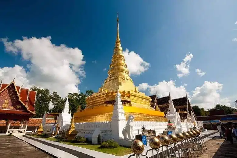 Chedi-of-Wat-Phra-That-Chae-Haeng.webp