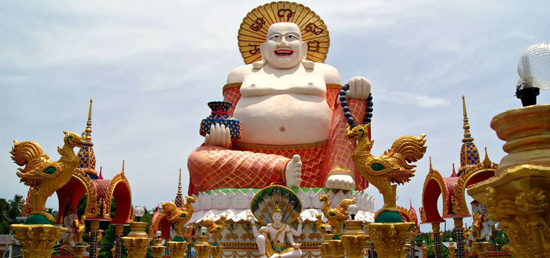 H-Wat-plai-Laem-Tempel-Koh-samui-ff-Adam-Peel.webp