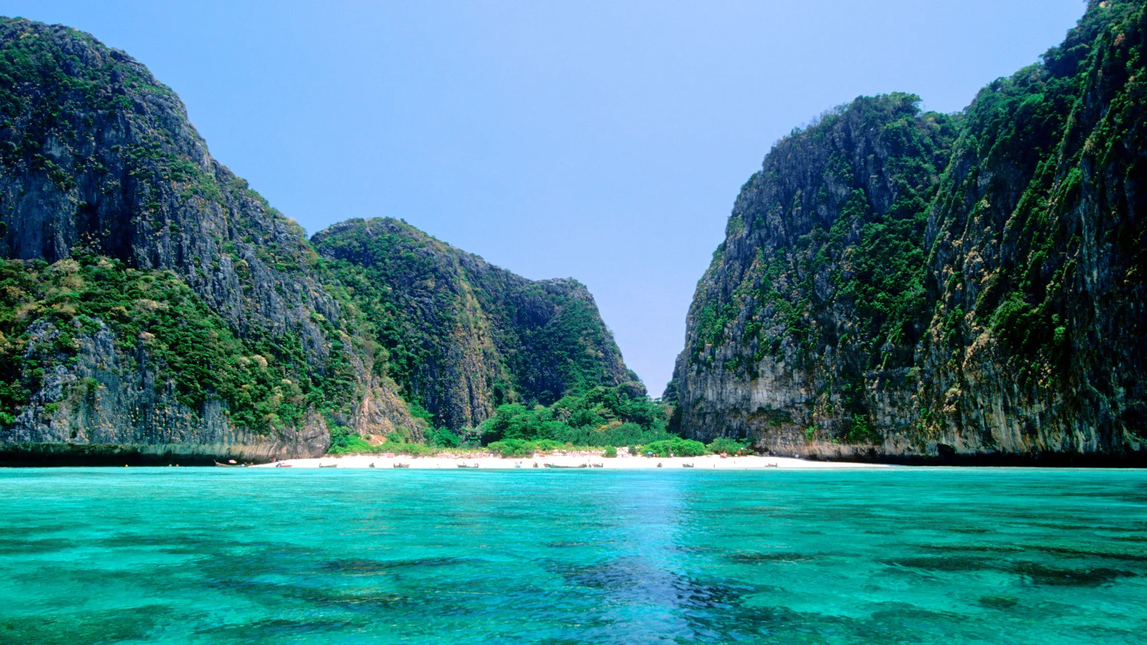Koh-Phi-Phi_GettyImages-505990623.webp