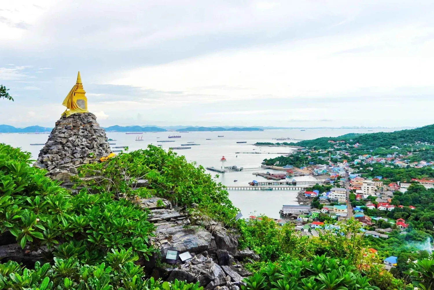 from-pattaya-discover-koh-sichangs-hidden-gems-at-si-racha-3772957.webp
