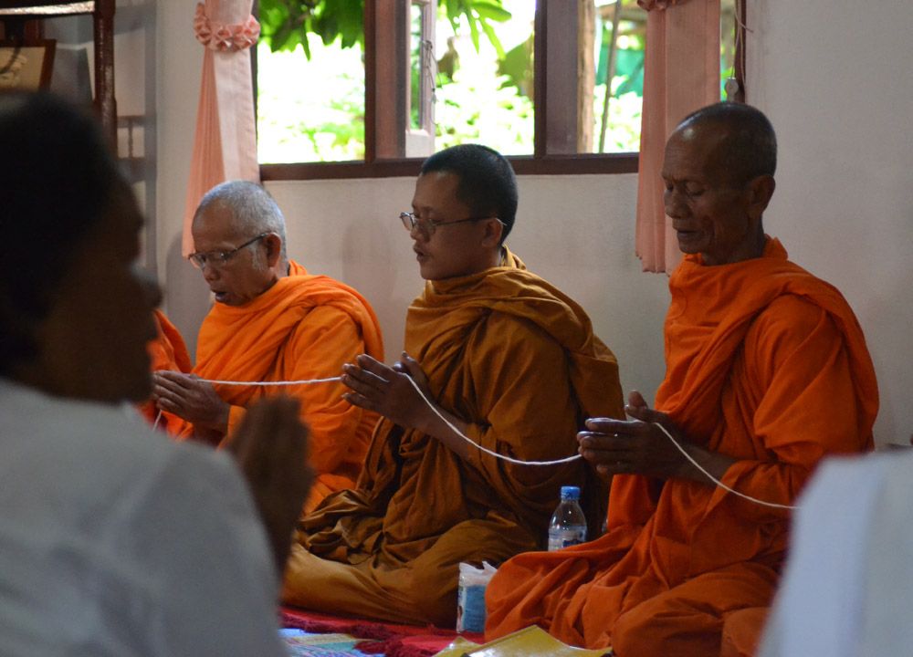 sacred-thread-nang-rong-monk-cereomny.jpg