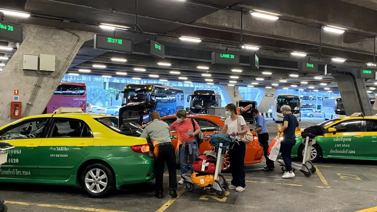 suvarnabhumi-airport-taxi.webp